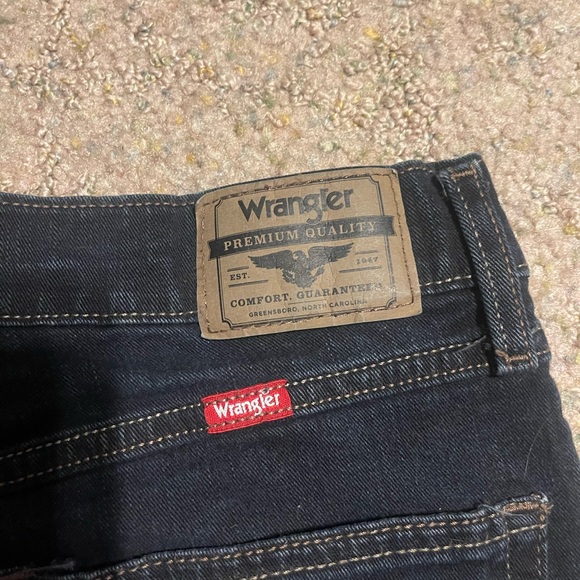 Men's Wrangler Jeans - Picture 3 of 5